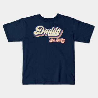 Daddy est. 2023, New Dad, Gift for dad, fathers day gift Kids T-Shirt